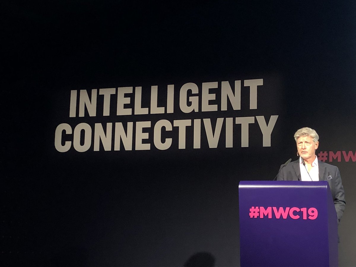 Final day of #MWC19 and i’m sticking with just #Media and #Entertainment content today, starting with @IBCShow’s Mark Smith introducing Tips and Tricks for #5G and the #NetworkEdge