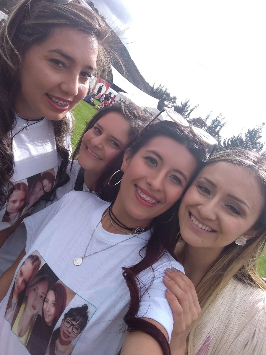 andreitala87's tweet photo. Amo estos recuerdos, las amo a ellas a pesar de nuestras tantas y locas diferencias, un #Tbt con @AnaRoMusic un día nada normal 😍 #TYM2018 @Vibra1049 https://t.co/693uTjra0p