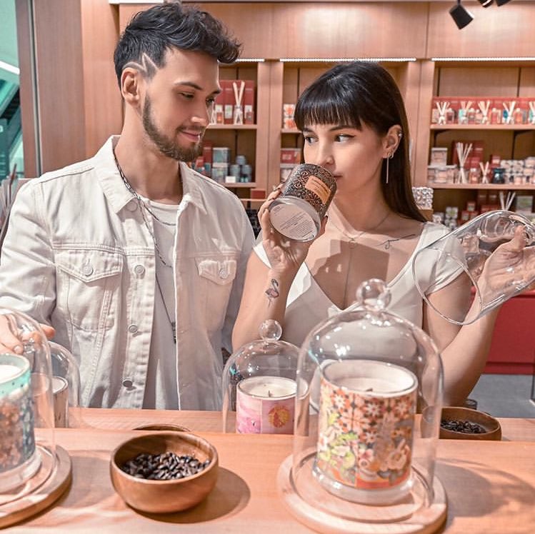 jpreseenjoyer's tweet photo. Billy and Coleen Garcia Crawford is the new ambassadors of luxury candle brand @CarrollandChan ❤️
#BiCol #BiColForever
@VivaArtists https://t.co/WyTES4dCOq
