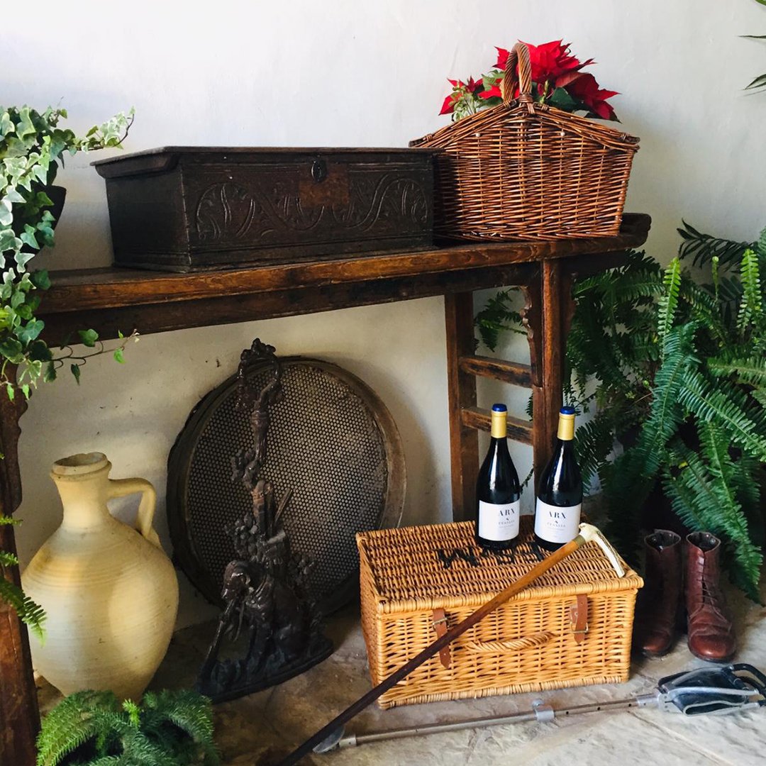 🇪🇸 Desde Arcos de la Frontera, Cádiz, os deseamos un feliz #DíaDeAndalucía. 🍷🎊

🇬🇧 From Arcos de la Frontera, Cádiz, we wish you a happy Andalucía´s Day. 🍷🎊

bodegatesalia.com