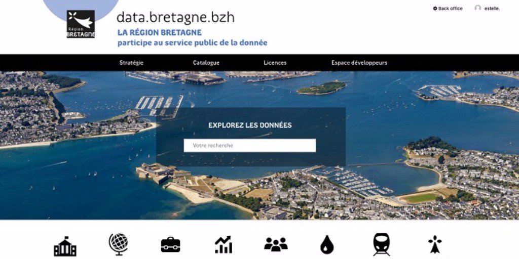 regionbretagne's tweet photo. 🔎 Donnée, ouvre-toi !
💻 La Région lance son portail #OpenData et met à disposition ses données auprès des citoyen·ne·s, associations, entreprises, autres collectivités...

⚪ Découvrez les 113 jeux de données en ligne : https://t.co/5SJz5ox7tU
#BigData #SmartRegion https://t.co/Egjs2g5Bf5