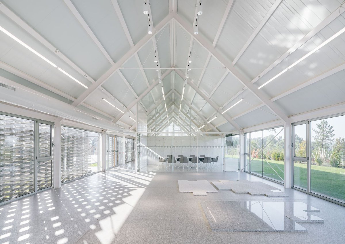 Jung_Iberica's tweet image. Con vidrio, policarbonato, granito y metal... OLA Estudio diseña las espectaculares oficinas de DFG Pavestone en Monçao #Portugal arquitecturaviva.com/es/Info/News/D… Vía @arquitect_viva #WeLoveArchitecture #WeLoveDesign