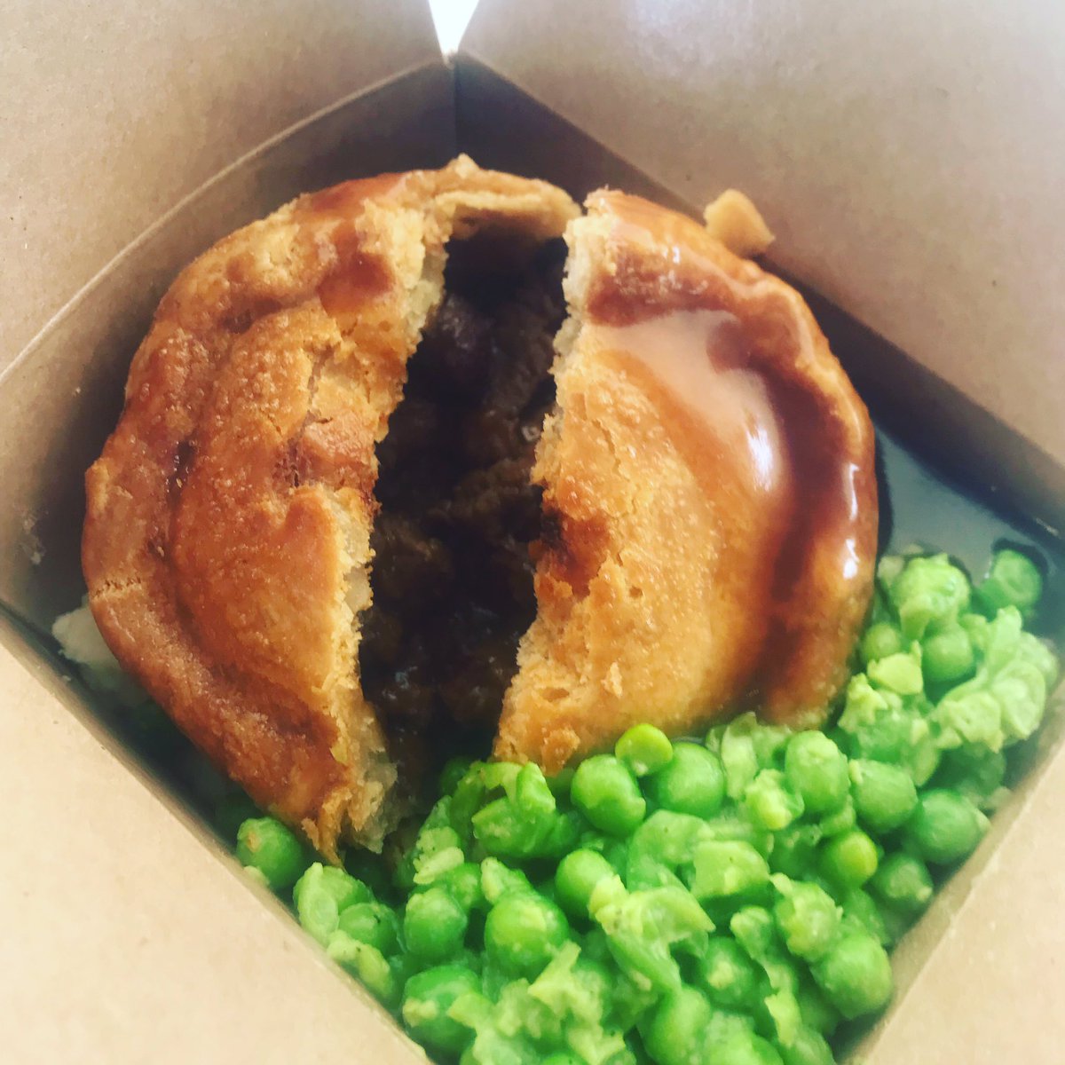 We’re at a new site today #concordepark in #maidenhead serving up some delicious #pieandmash from 11.30-2. #pie #pies #pieporn #piepic #corporatelunch #foodtrailer #foodtruck