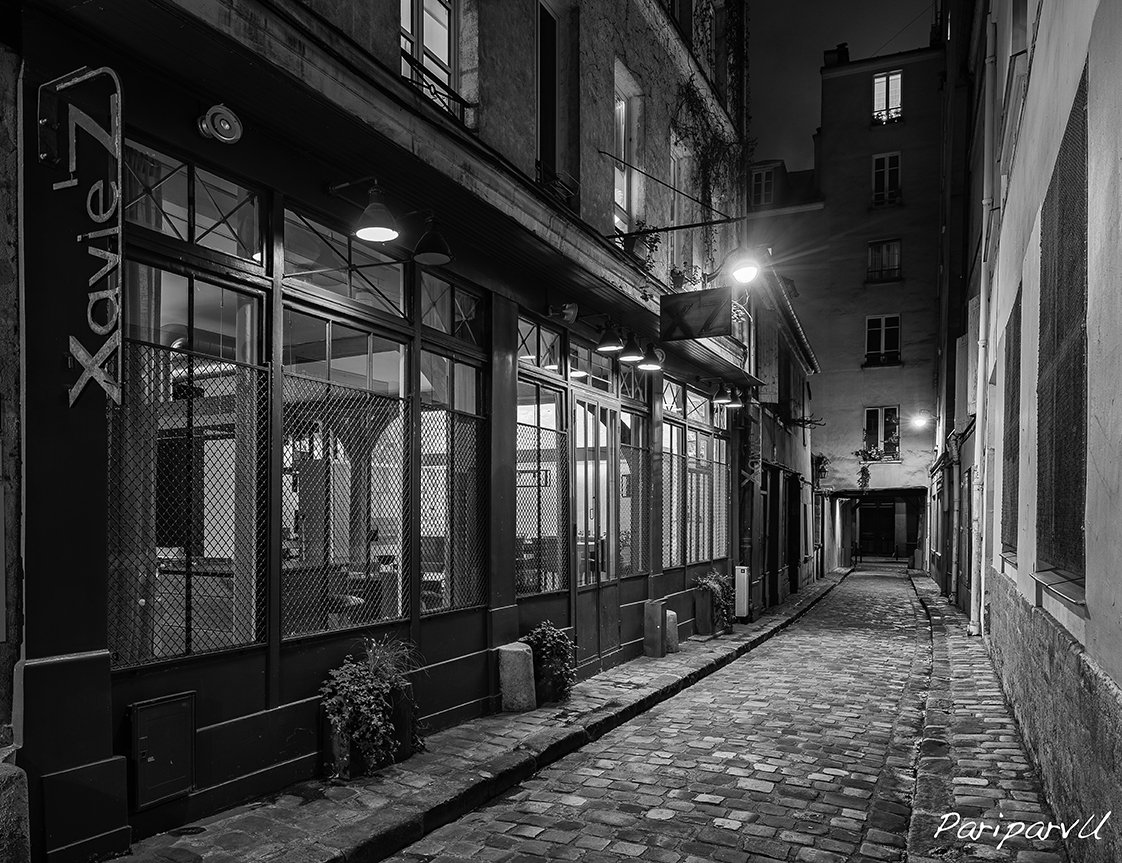 LA BALADE DU VENDREDI

Pour cette quarante-neuvième balade je vous emmène dans le 12ème arrondissement, et plus précisément Passage du Chantier.

parisparvu.com ( + de 4000 photos de Paris. A partir de 45€.