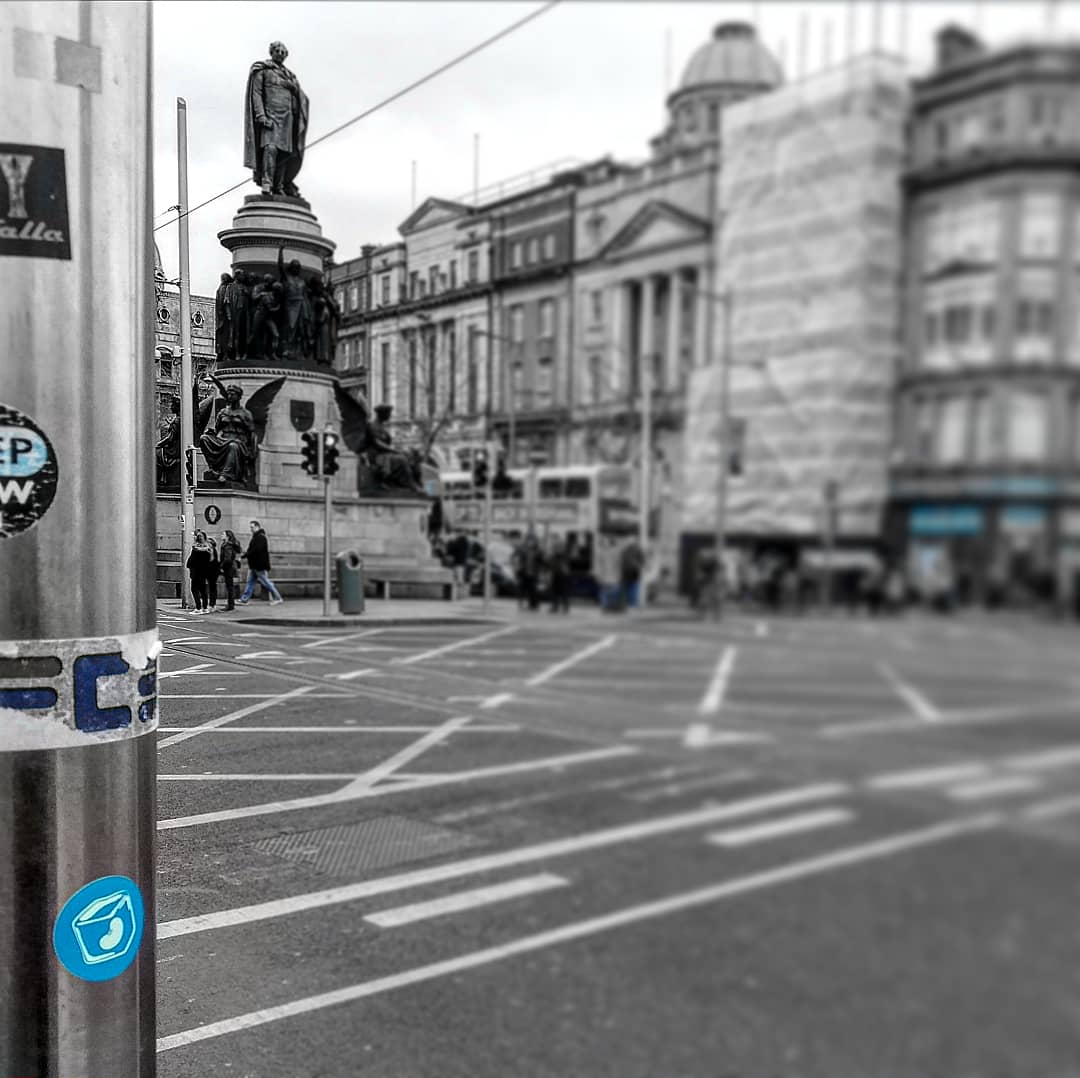 BeanIce10's tweet photo. #bean_ice
#beaniceproject #beanicehuman #streetartdublin #oconnellstreet #cyan #besound #benice #streetart #streetartdublin #streetartworldwide #streetartglobe #igersdublin https://t.co/a1y98nNHxN