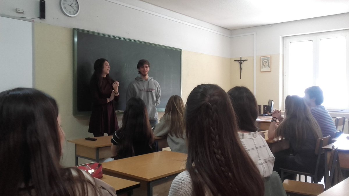 cscchamartin's tweet photo. Seguimos en la Jornada de Orientación Universitaria. Antiguos alumnos nos hablan de Psicología @clarabeltransb ¡Gracias! https://t.co/cvB3QTHbns