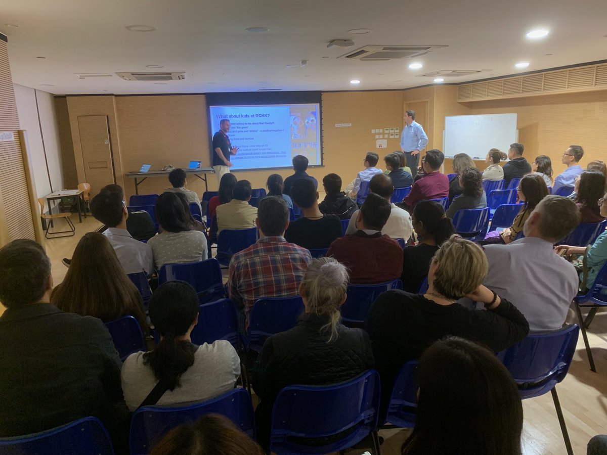 GwheelerWheeler's tweet photo. Parent Uni again at RCHK tonight. Understanding teen social media. This session wonderfully led by Phil Knight and Jay Prohaska. #heartofrchk #rchk ⁦@StephHowdleLang⁩ https://t.co/05nkdjLKKr