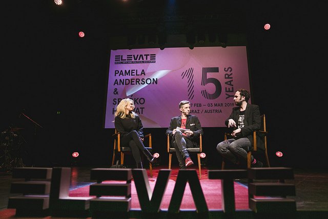 elevatefestival's tweet photo. Pix Opening Show @ Orpheum #Graz

›› https://t.co/zbg3WsRlpi

#ElevateFestival | #15years
#e19opening https://t.co/f9CO7AYv44