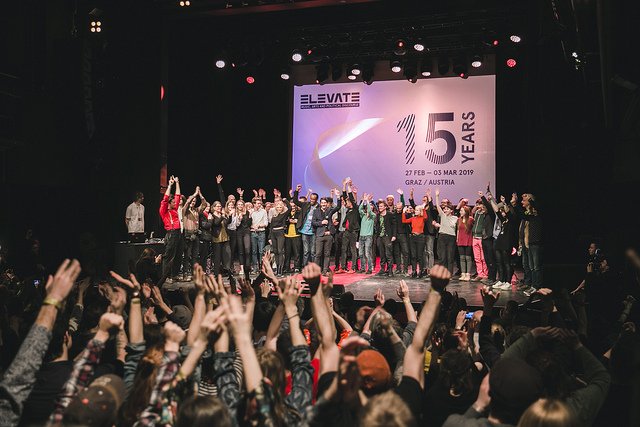 elevatefestival's tweet photo. Pix Opening Show @ Orpheum #Graz

›› https://t.co/zbg3WsRlpi

#ElevateFestival | #15years
#e19opening https://t.co/f9CO7AYv44