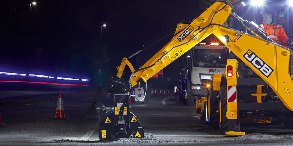 JCBmachines's tweet image. Our brand new range of patch planers complete your 3CX and 3CX compact package. Learn more at ow.ly/vnZ450lXpwU #CompletingTheSolution