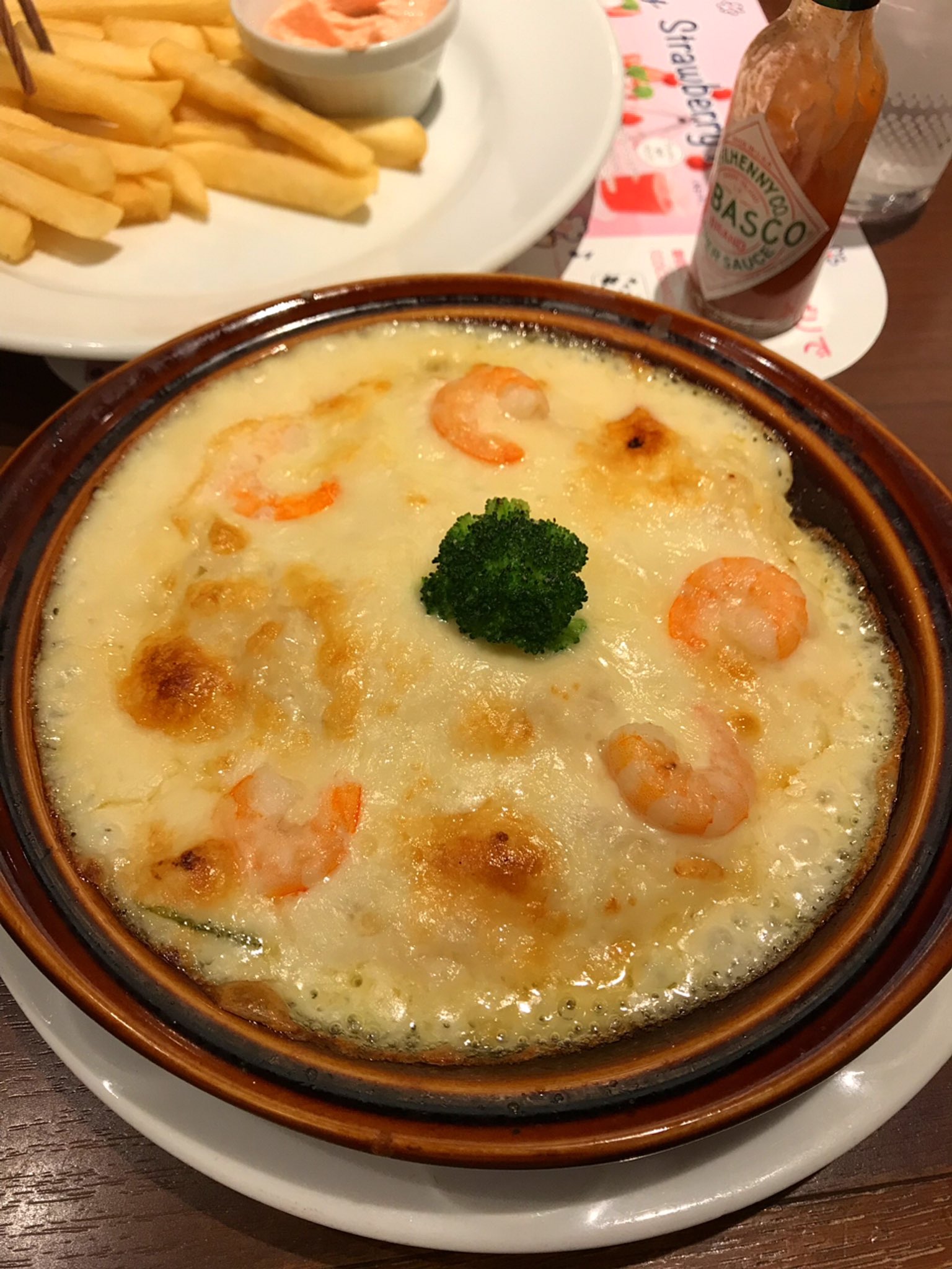Twitter এ ぶん この前これを初めて食べて あまりの美味しさに衝撃受けて また食べに来た ホワイトソース 海老 チーズがたっぷりで更にライスに海老のソースが絡めてあって一口食べたら海老ー ってなりますよ これがメニューにある限り食べ続けます