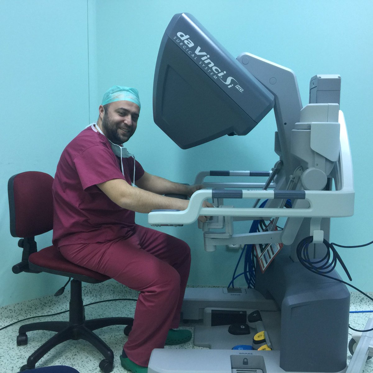 selcukurolog's tweet photo. #kidneycancer could be treated with #roboticpartialnephrectomy #roboticsurgery @Uroweb @EauPatient @UrowebESU @EAUESUO @eauesut @daVinci_Cerrahi https://t.co/SeuoMRWao9