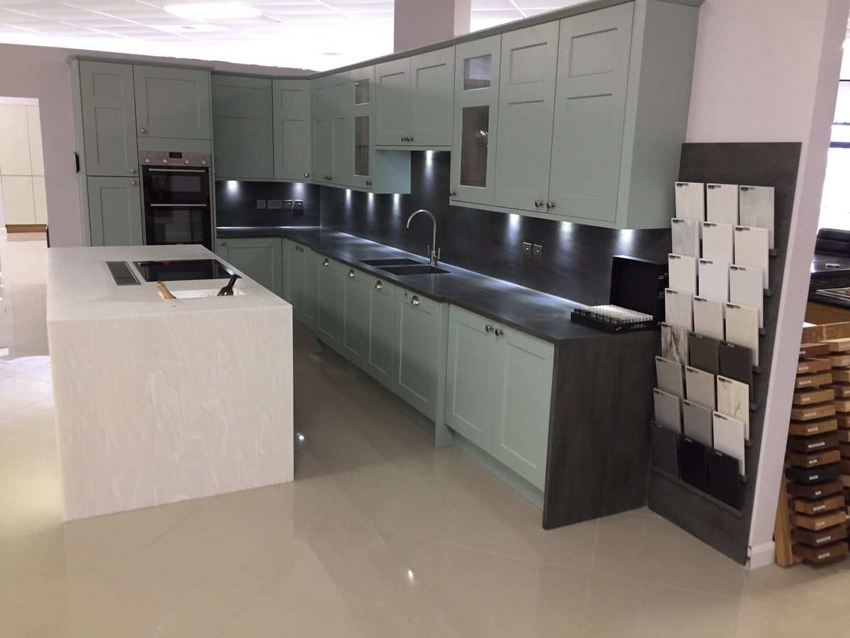 VHSurfaces's tweet photo. Recent installation of a showroom  we did based in the Midlands. The backlit #Corian White Onyx looks amazing on this display. Includes champagne trough,wireless charging,coved splashbacks &amp; Sparkling sinks. #YouCanWithCorian @VHSurfaces @VanityHallGroup @cdukltd https://t.co/JZNX7UB7X9