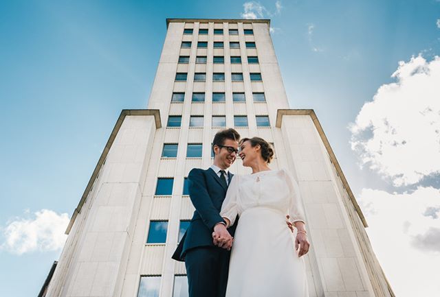 vormkrijger's tweet photo. In't Stad! 🏢
*
*
#wedding #weddingphotographer #urban #A #antwerpen #thisisantwerp #bell #instawedding #weddingday #belltoren #weddinginspiration #weddingideas #photooftheday #denbell https://t.co/GDW63hS5v5