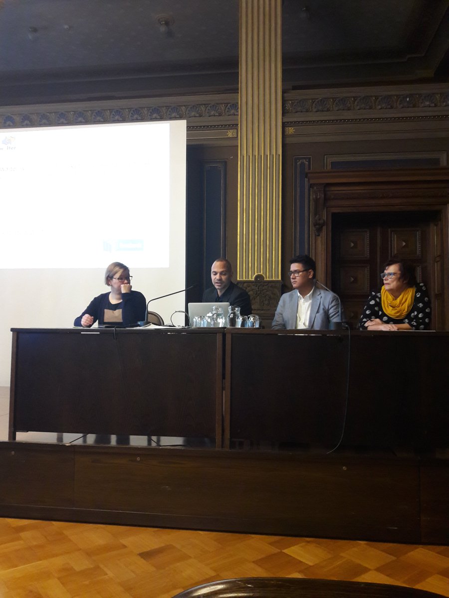 Kollegan Jenni Helenius från #mll har taltur om barns och ungas fritidssysselsättning. Att synliggöra normer, arbeta mobbningsförebyggande och för positiv gruppdynamik lyfts bl.a. fram. #vapaaaikatutkimus #tryggidrott #turvallinenharrastusryhmä