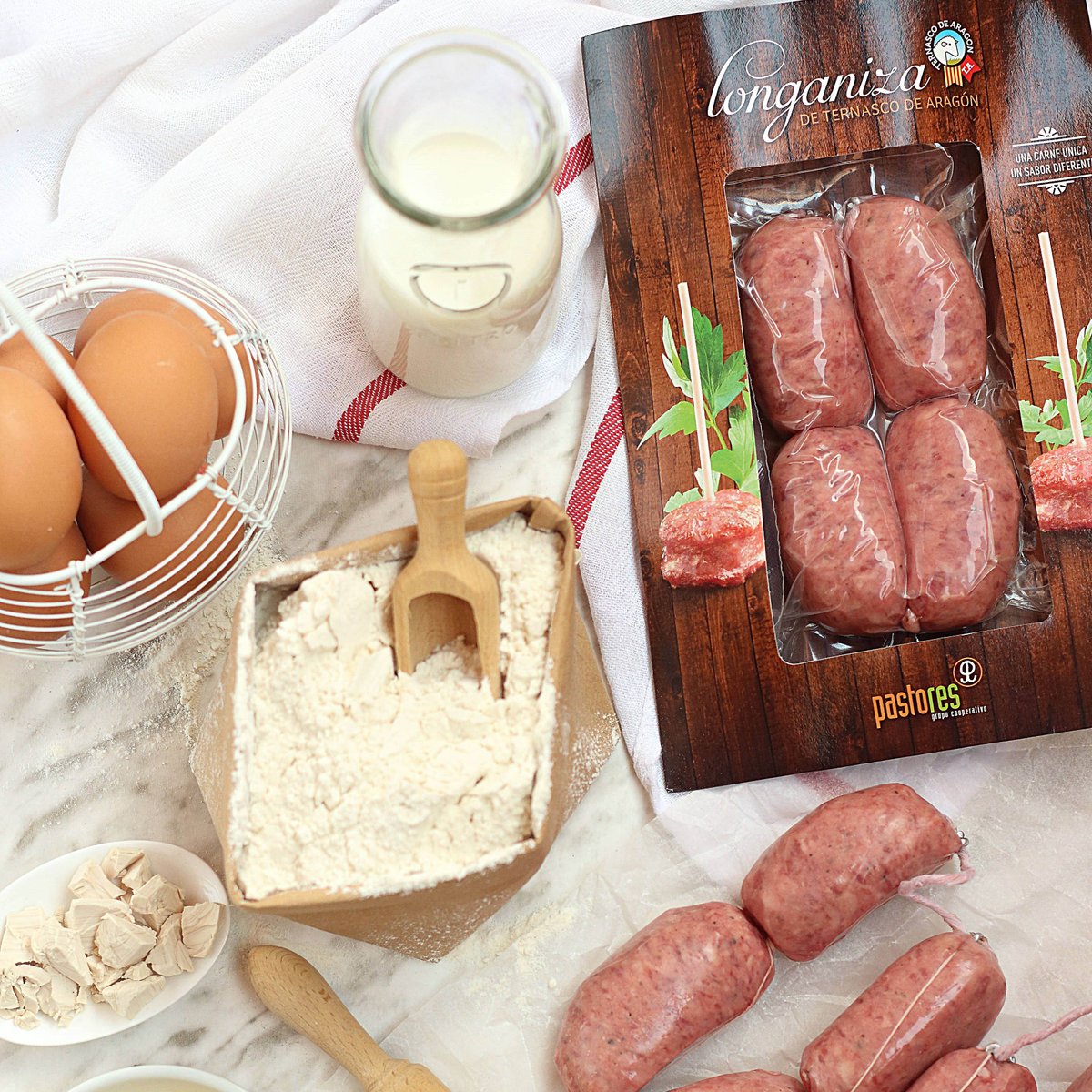 GrupoPastores's tweet photo. Comienza el #carnaval con el jueves lardero. ¡No te olvides de poner tu #longaniza de @TernascoAragon en el puchero! Con la #receta que elabores participa en nuestro #concurso junto a @conlaszarpas en Instagram y Facebook. Compra nuestra longaniza en @CarrefourES y en @EROSKI. https://t.co/QppzGUxvxL