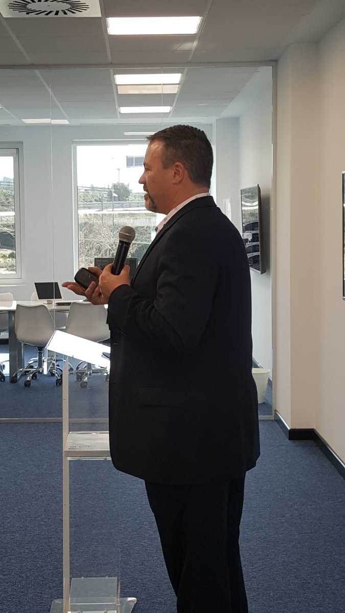 ArabMacGyver's tweet photo. RT @IntegrasysSA: #ChrisBoyd, from @iDirect, is showing our close partnership thanks to our product portfolio at @IntegrasysSA #2019PartnerSummit. https://t.co/gClWMiWQdh https://t.co/HkQM5BqDkn