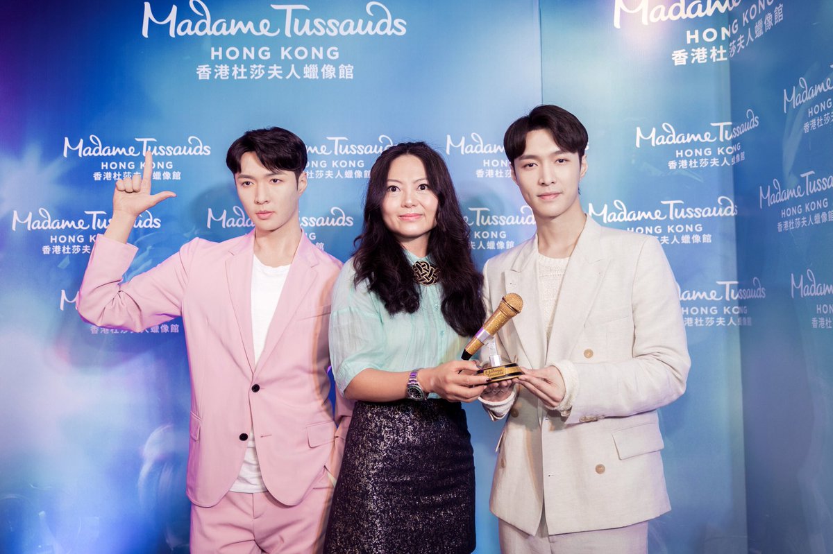 TussaudsHK's tweet photo. Lay @layzhang unveiled his 3rd figure at Madame Tussauds Hong Kong today, becoming the first 90s artist who has three wax figures! He took many cool pictures with his twin brother and created a nickname for him too! Guess what is it? Come and visit him at @TussaudsHK now! https://t.co/vvF2zZp5mm