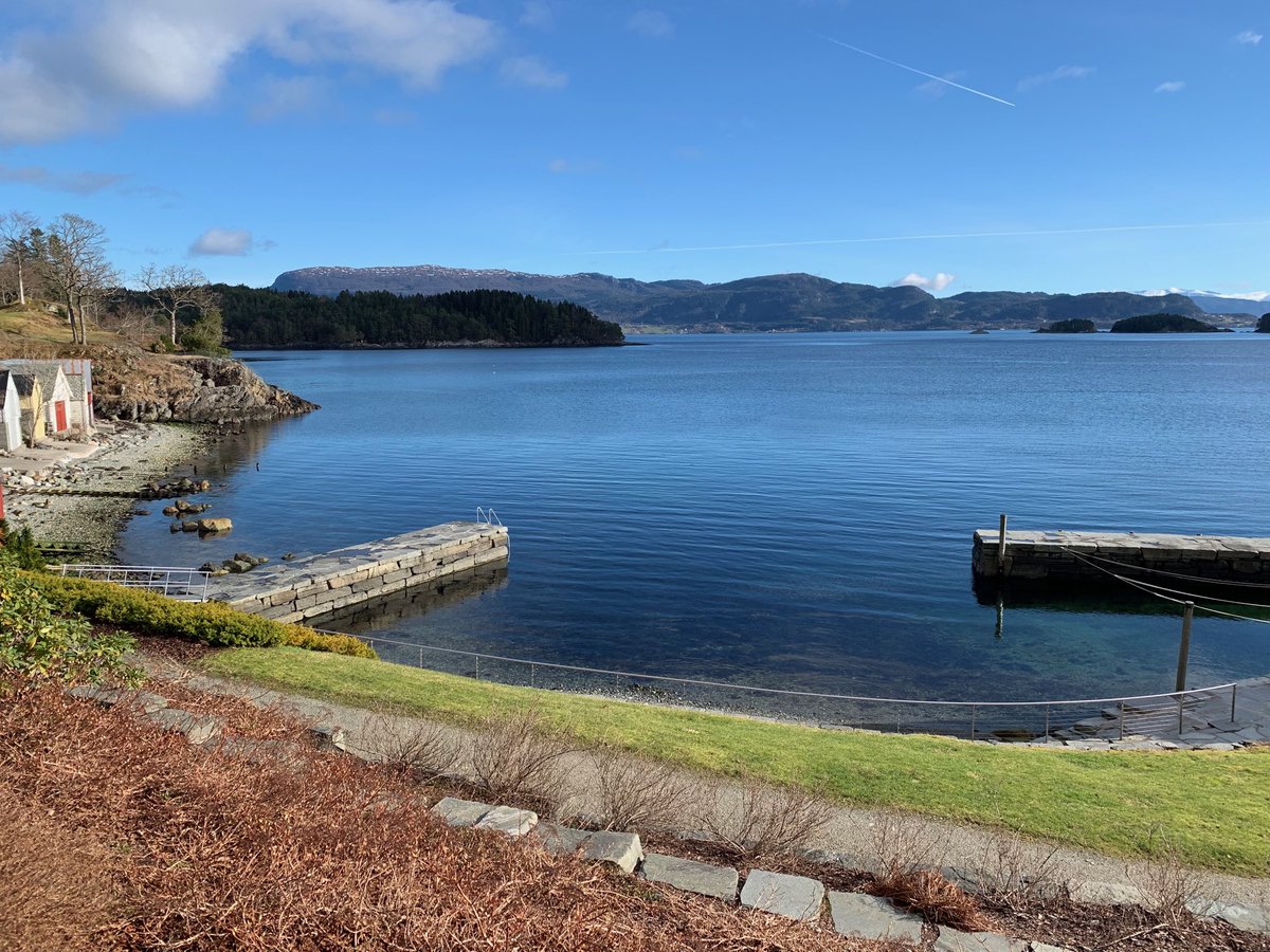 HallaMartin's tweet photo. Workshop with a view #Bergen #Solstrand https://t.co/dvul684fly