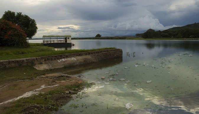 ZtaUpdates's tweet photo. Let us join hands in doing ourselves a favour...to take care of our environment...so that it takes care of us for longer! Join the #FirstFridayOfTheMonth clean up tomorrow at #LakeChivero.
#CleapUpFriday #CleanCities #MyEnvironmentMyPride #MyEnvironmentMyHome 
#iluvZim https://t.co/rRH54jrRz3