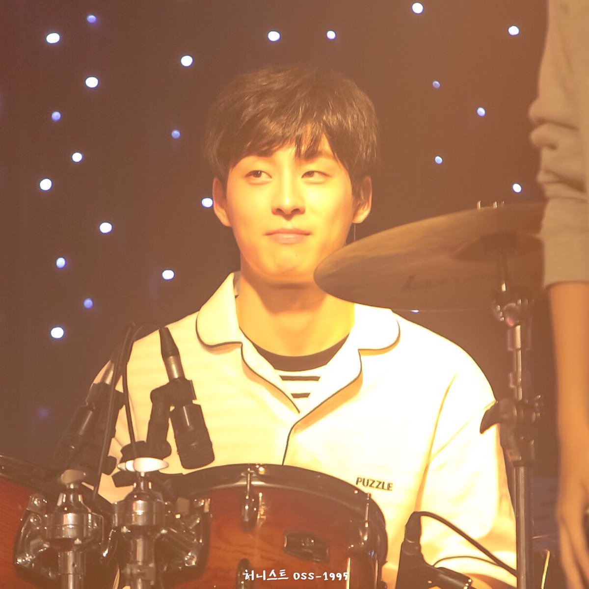 OSS_1995's tweet photo. 170513 πππ»πππΏπ
#SEUNGSEOK #μΉμ
#νλμ€νΈ #HONEYST #μ€μΉμ #OSS_1995 #OHSEUNGSEOK https://t.co/NIaGpsWMjt