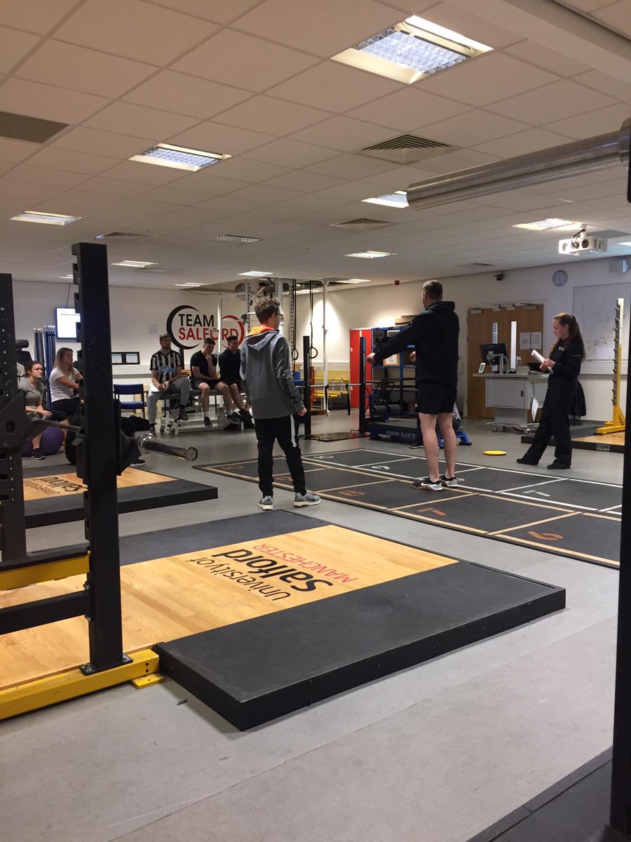 UoSSportRehab's tweet photo. Highlights of our second year session with students looking at research and applications around change of direction and agility with groups discussions and breakout sessions #changeofdirection #multidirection #agility #teaching #coaching https://t.co/GgADjqZFBK