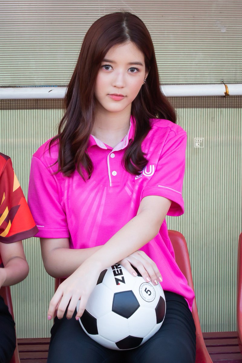 037_m2's tweet photo. I WON'T LET YOU GO....💓 #susuja
#ชุดผักไม่สุขภาพของจูเน่ #JunéBNK48 #CUTUBall73 #BNK48 #037m2 https://t.co/5n5sXPXFHB