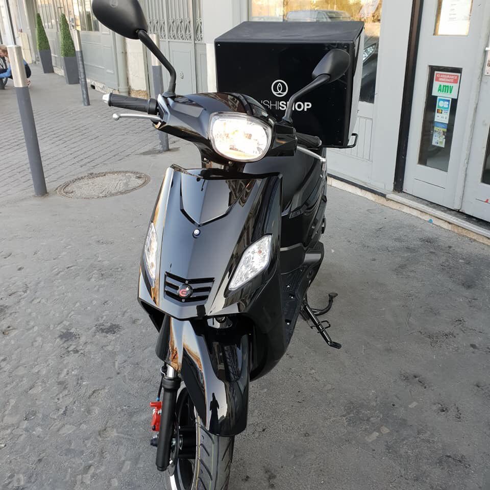 RedElectricFR's tweet photo. Retrouvez les scooters électriques RedE chez notre partenaire Multiscoot. #BeRedE 🛵⚡️ https://t.co/ghurwDdp3R