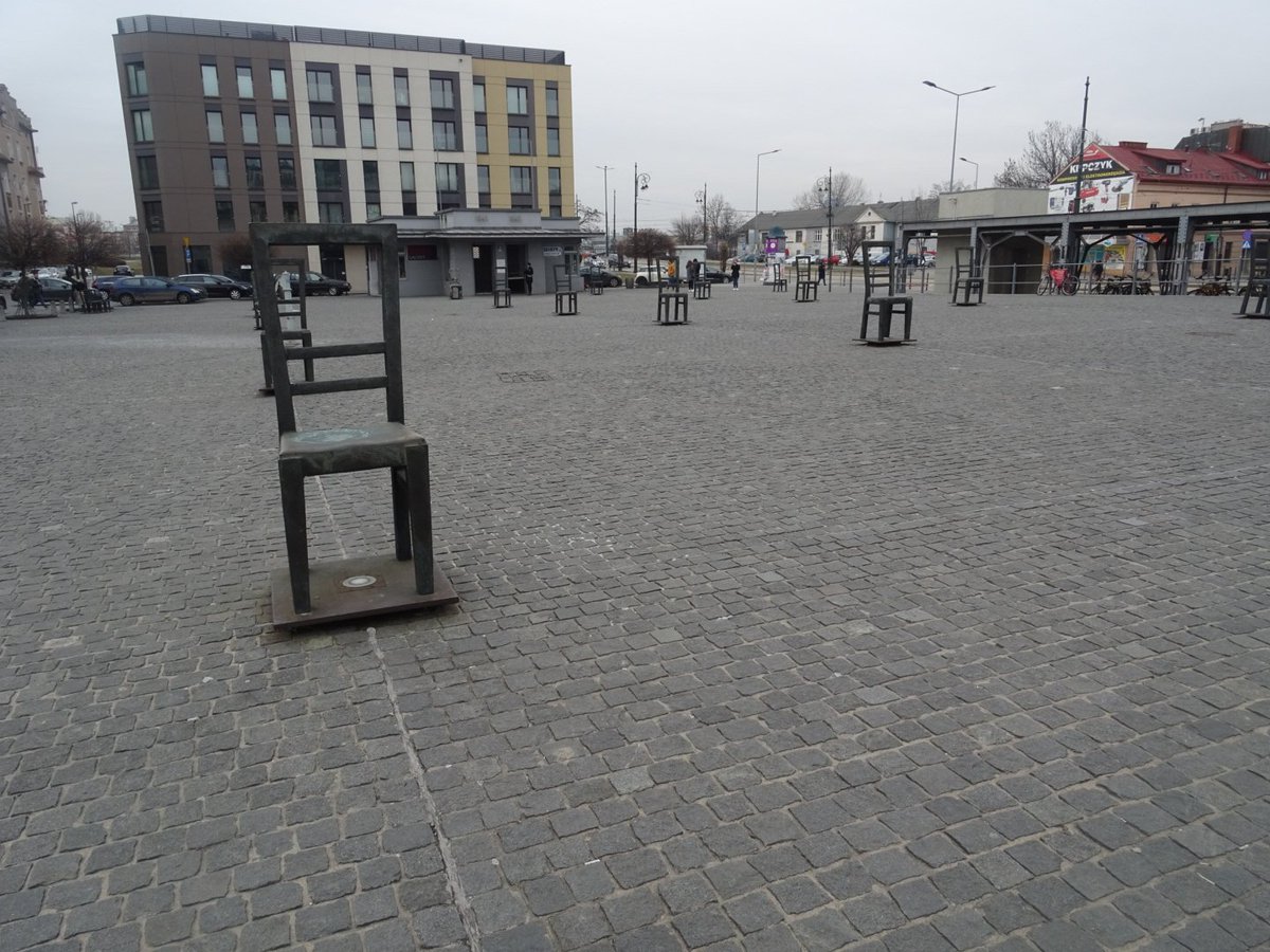 natpackertravel's tweet photo. Just some of the #streetart in #Krakow. I think the chairs are a memorial, something I need to look up. The #dragon normally breathes fire, but was broken. Just another reason to go back I guess.
#travel #natpacker #europacker #visitpoland #wanderlust #streetartchat https://t.co/BuoFuXir8i