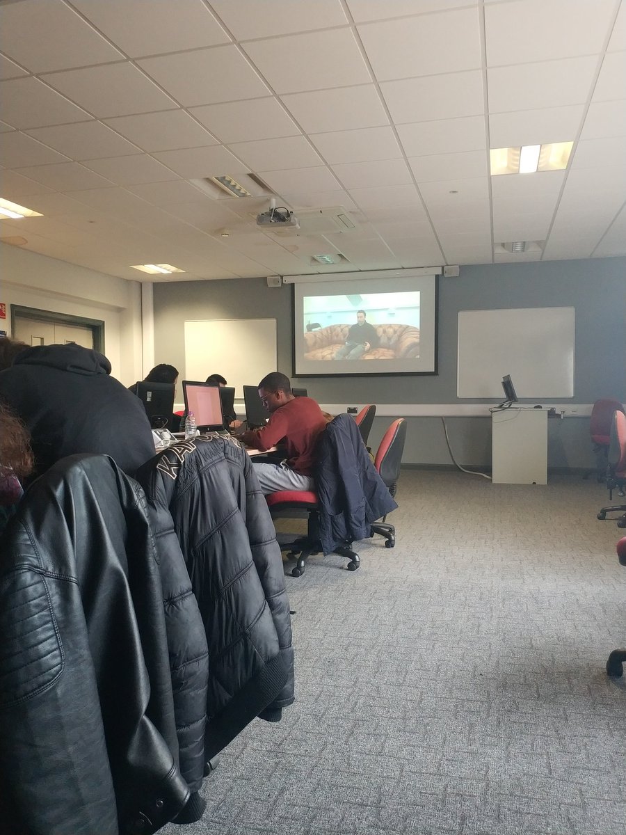 FipCnam's tweet photo. Dernière semaine pour la FIP2 en Angleterre avec les examens des différentes matières. 
Ce matin c'est retour en vidéo sur le cours de Manufacturing System Applications https://t.co/BUeXFrrmKf