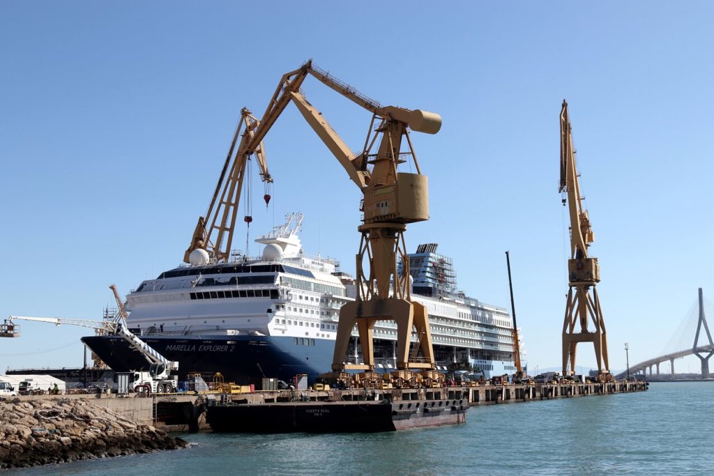 NavantiaOficial's tweet photo. Astillero #cadiz 
El crucero ‘Marella Explorer 2’ nuevecito a estrenar a pocos dias de su puesta a flote 🛳
#marellacruises
Fotazas de @angelbuigas 😎 https://t.co/9SUbaDEmwh