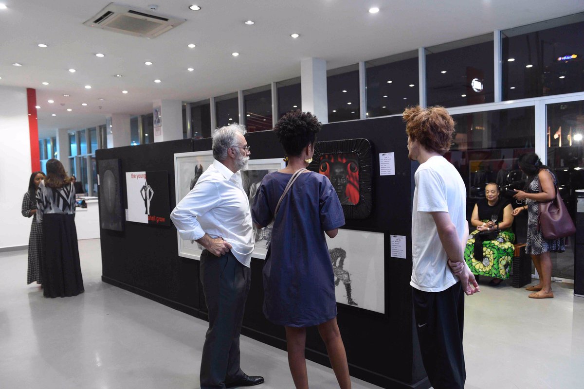 ArtHouseContemp's tweet photo. #swipeleft to see moments from the just concluded #AffordableArtAuction. Check out our Facebook page for more and tag a friend!⁣
⁣
Photography by Paul Odijie https://t.co/0oNUznuk9W