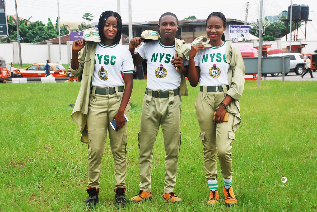 Unkul_Obi's tweet photo. It's a throwback day. Drop a picture of you in your NYSC khaki uniform.
#throwbackthursday
#corpers
#corpersnotslave https://t.co/JvmbET9pEe