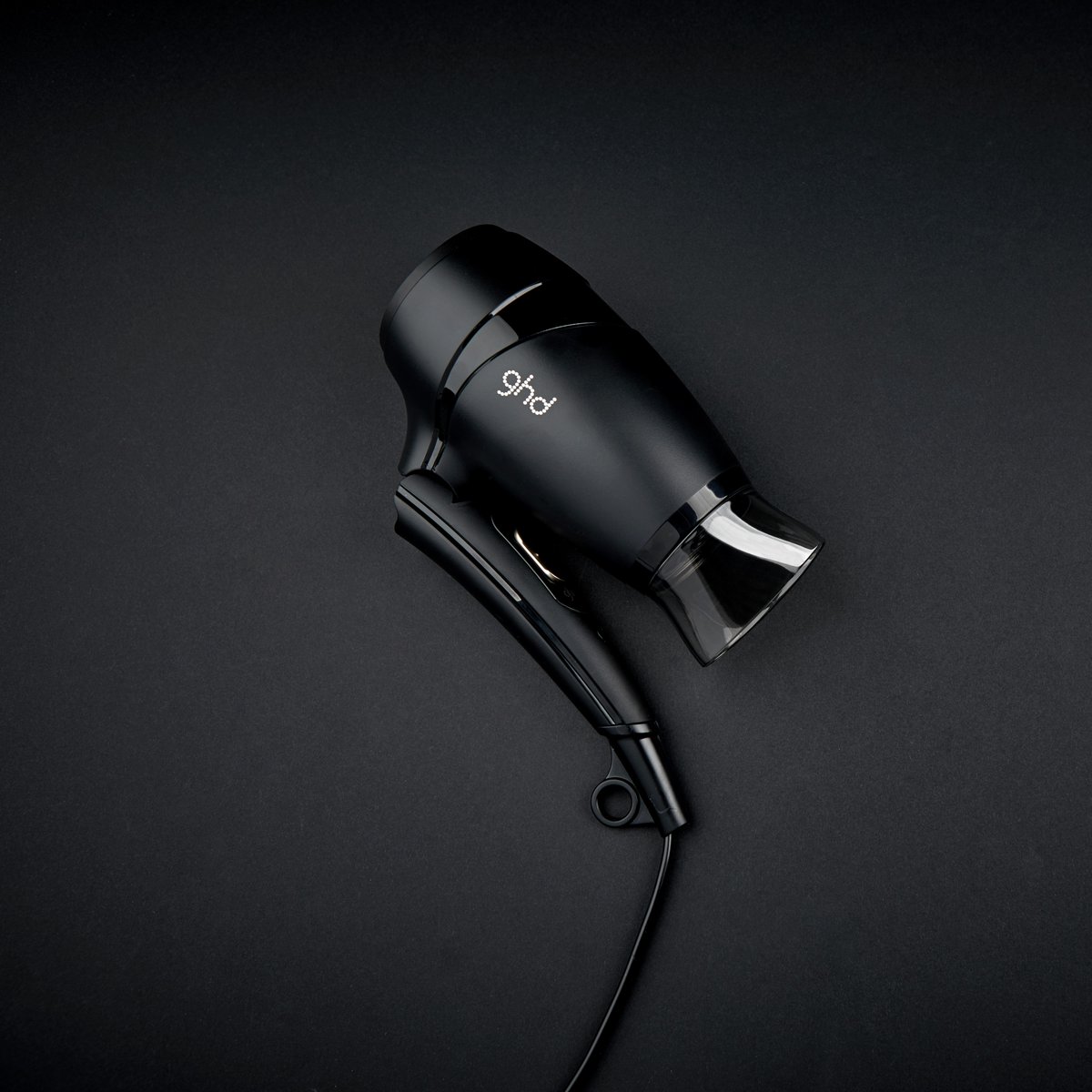 ghd's tweet photo. Because size doesn’t matter…
The #ghdflight travel hairdryer is back by popular demand. 🌏
Beautiful hair doesn’t stay have to stay home… ✈️✈️✈️✈️
https://t.co/AygZ2Qenfe
#ghdhair #goodhairday #travelessential #travelhairdryer https://t.co/nTLY7LsYL2