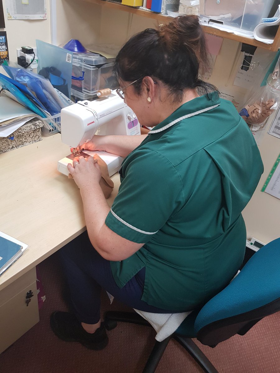 Here's Rhian, the band 3 hand therapy assistant, she uses her sewing skills to make compression gloves&garments for patients. She also uses the ultra sound for pain relief and the wax bath for heat therapy. In other words super busy and super amazing! 💙💚💙💚💙 #assistantmonth