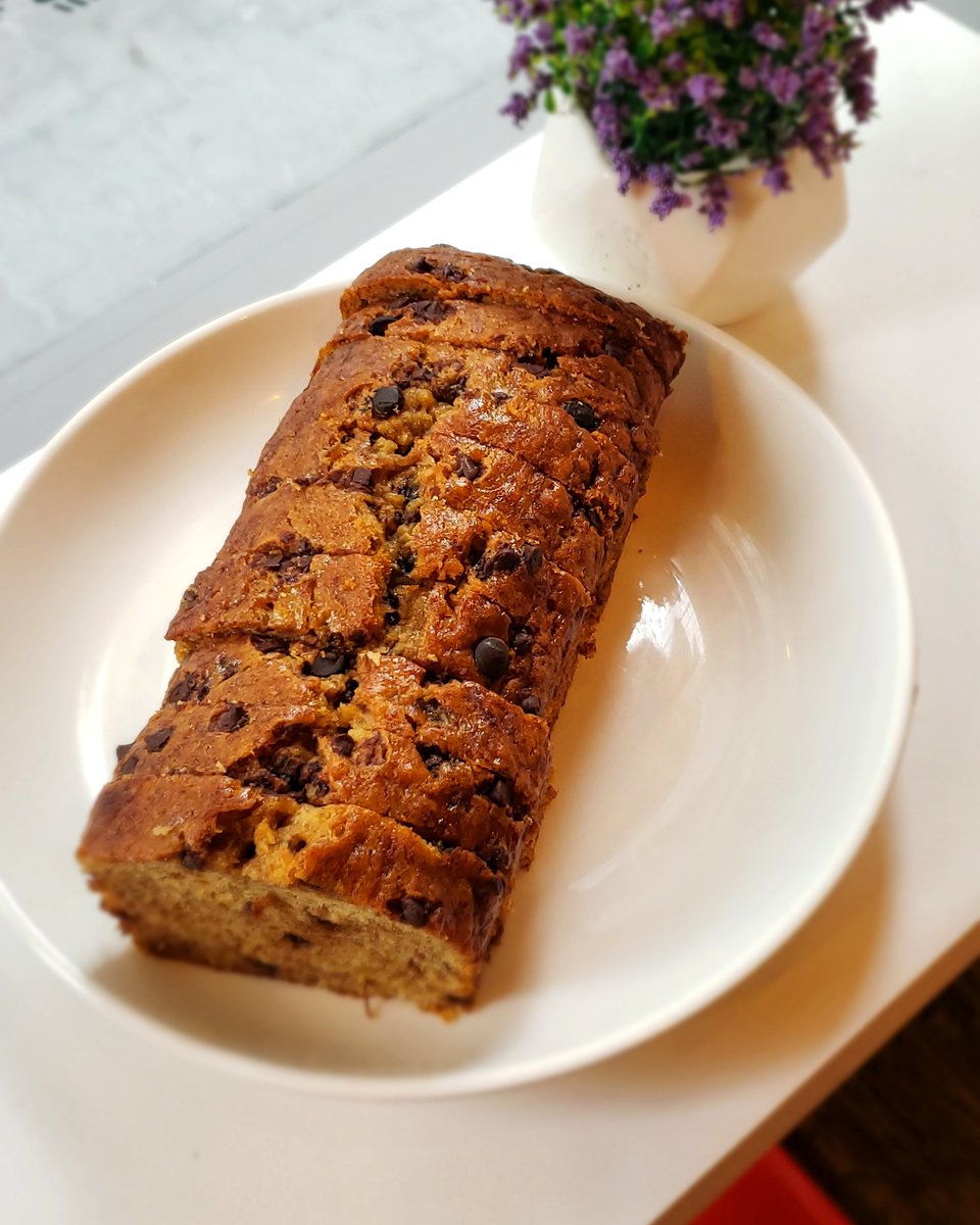 griddlemv's tweet photo. Super delish, mouth-watering Banana bread with chocolate chips is waiting for you @ The Griddle !

Come and have some guys. 

This lovely dessert is from @loaf_cakes 🍌🍞😋❤.
#thegriddlemv 
#thegriddle https://t.co/yELSJ7QZje