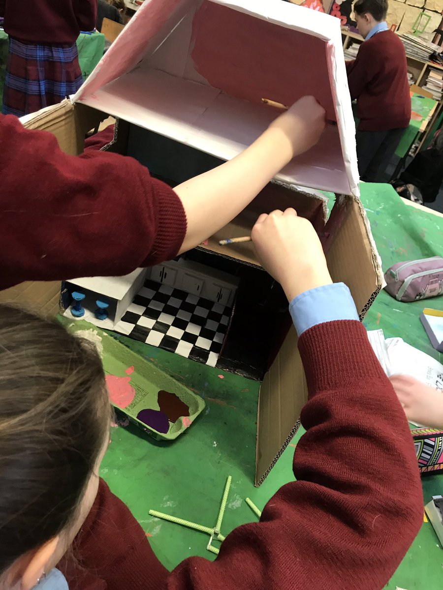 MsWhytesClass's tweet photo. We have been working on renewable energy projects in class and have designed some energy efficient houses....watch this space for the finished products #greenschools #greenenergy #6thclass #mswhytesclass https://t.co/BT0NUADSMs