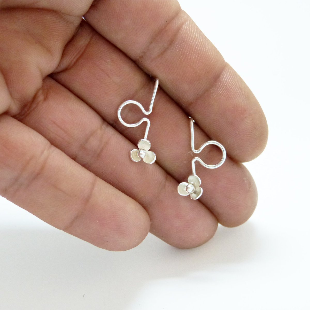 Plataica's tweet photo. Hoy 🌻🌻🌻 Flower Power 🌻🌻🌻en nuestra #TiendaOnline!!
🌻🌻🌻
https://t.co/LQNpwJgBqP
🌻🌻🌻
#FlowerPower #HandmadeJewelry #joyeríaCreativa #etsy #SilverJewelry #SilverFlower #Hechoamano #JoyeríaArtesanal https://t.co/TVr9gxk0fb