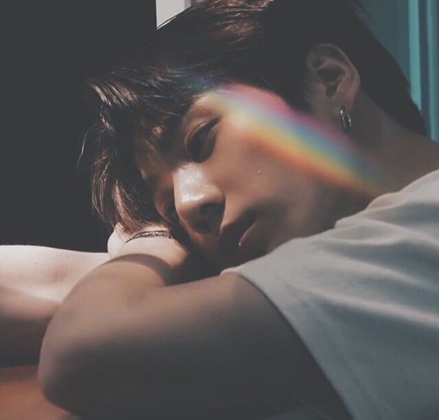 Meladoll1's tweet photo. When you reduce
     Life to black and 
       White, you never 
               See rainbows. 
               
#BlackOutBTS https://t.co/oJqMhxcgMt