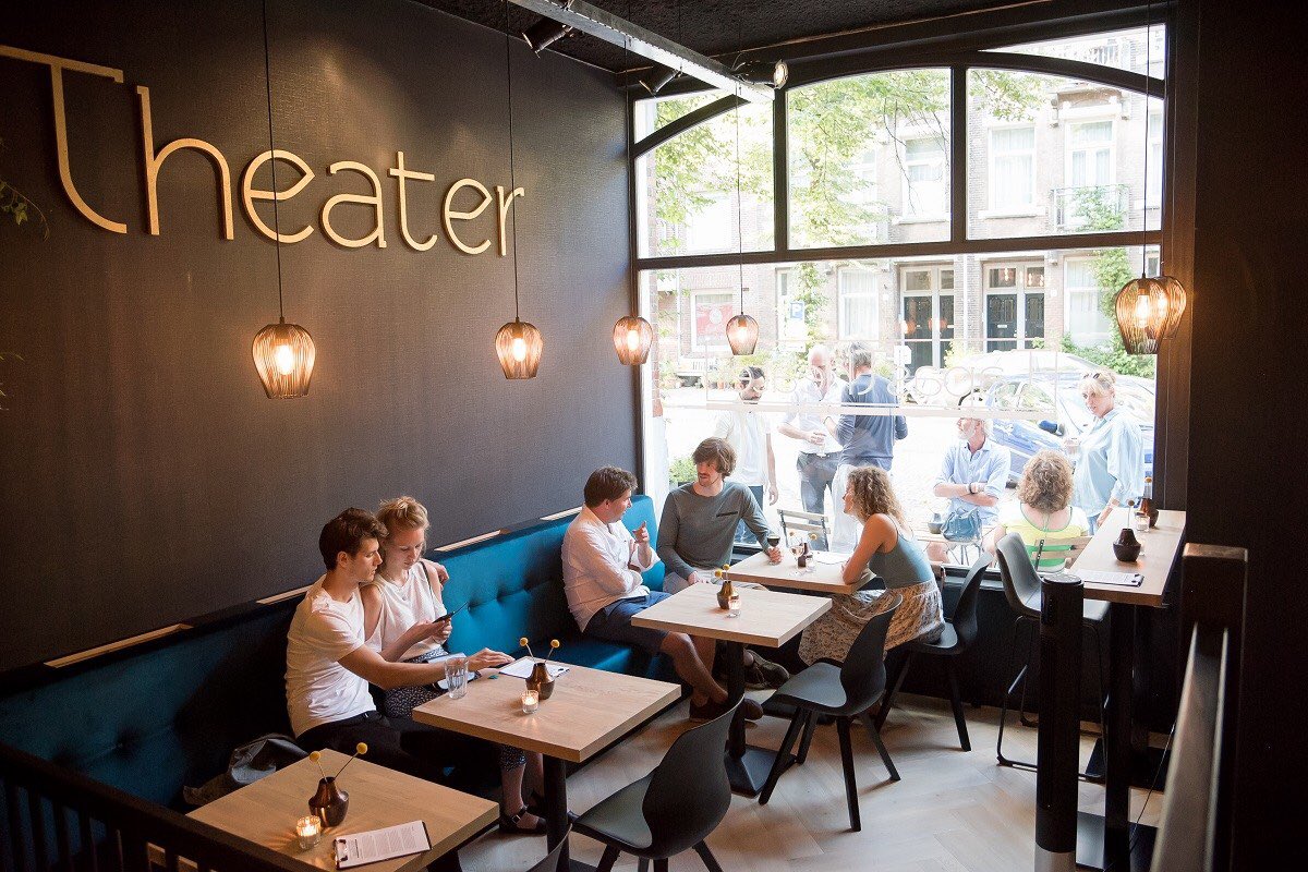 MusicalReports's tweet image. Nederland is een nieuwe theater rijker: het #TapasTheater in Amsterdam!

Wel zin in een avondje theater? Maar je weet niet echt wat te gaan zien of je hebt geen zin om alleen toneel, musical, cabaret of dans te zien? Dan is het TapasTheater iets voor jou!

musicalreports.nl/2019/02/28/tap…