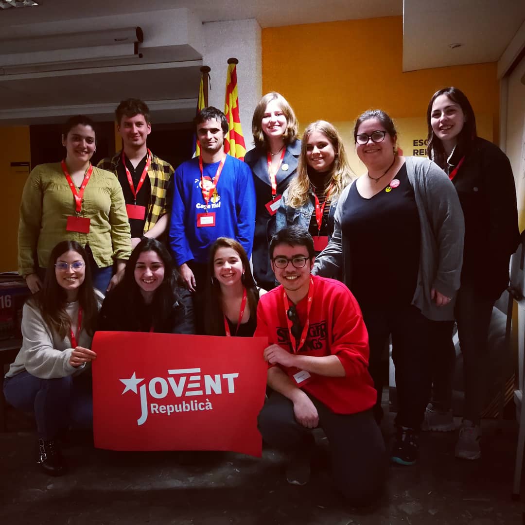 JoventEbre's tweet photo. ❗Ahir vam dur a terme el Congrés de Circumscripció on vam elegir a la militant Irina Gómez Maturana, i al militant del Camp de Tgn, Alexandre González Castro, com a candidata i candidat del @joventrepublica a les eleccions espanyoles.

Un honor Irina✊

Endavant! #28A 🎗️ https://t.co/kdh4hV7xko