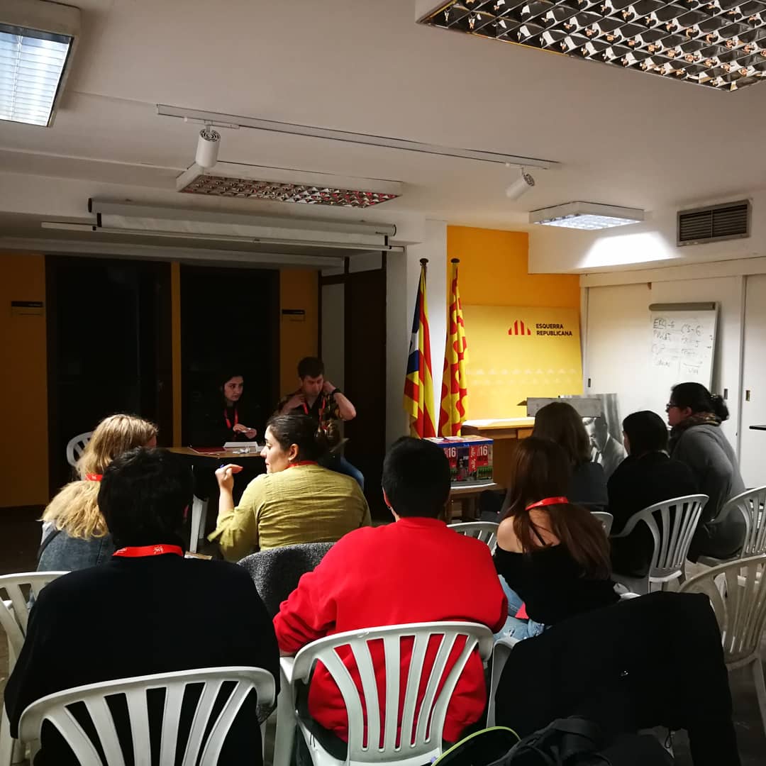 JoventEbre's tweet photo. ❗Ahir vam dur a terme el Congrés de Circumscripció on vam elegir a la militant Irina Gómez Maturana, i al militant del Camp de Tgn, Alexandre González Castro, com a candidata i candidat del @joventrepublica a les eleccions espanyoles.

Un honor Irina✊

Endavant! #28A 🎗️ https://t.co/kdh4hV7xko
