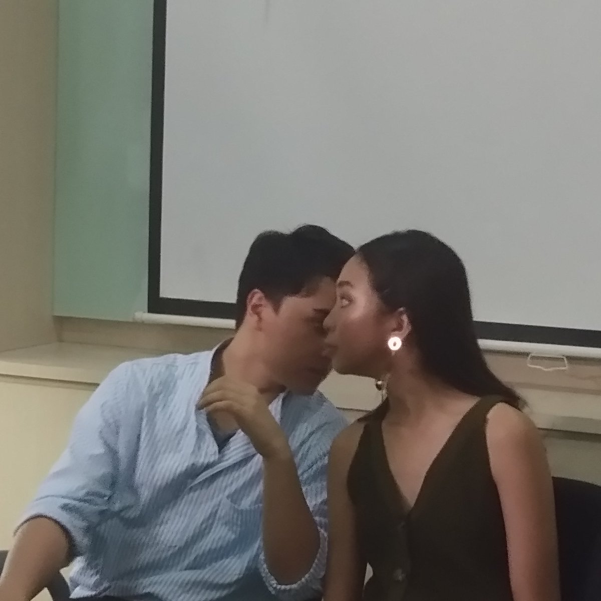 iamdazeeliz14's tweet photo. Fresh new singles under Star Pop
Maymay's first single from her second album "Kakayanin Kaya" and Edward's new single from his first album "No One Else"

Watch full story @RipplesDaily

#MaymayKakayaninKaya
#EdwardNoOneElse
#MayWard

l via @iamdazeeliz14 https://t.co/LLP86wg0pb