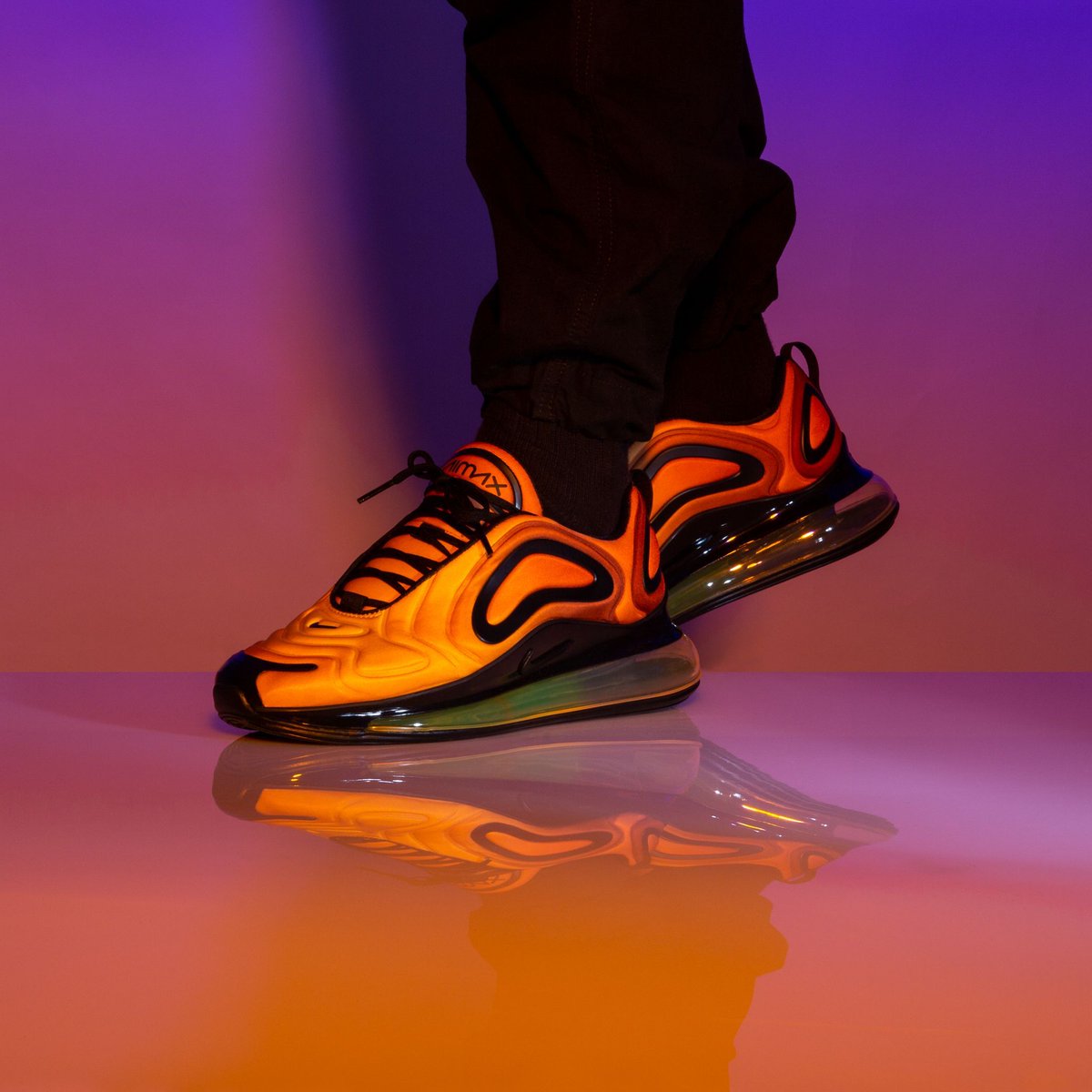 air max 720 total orange
