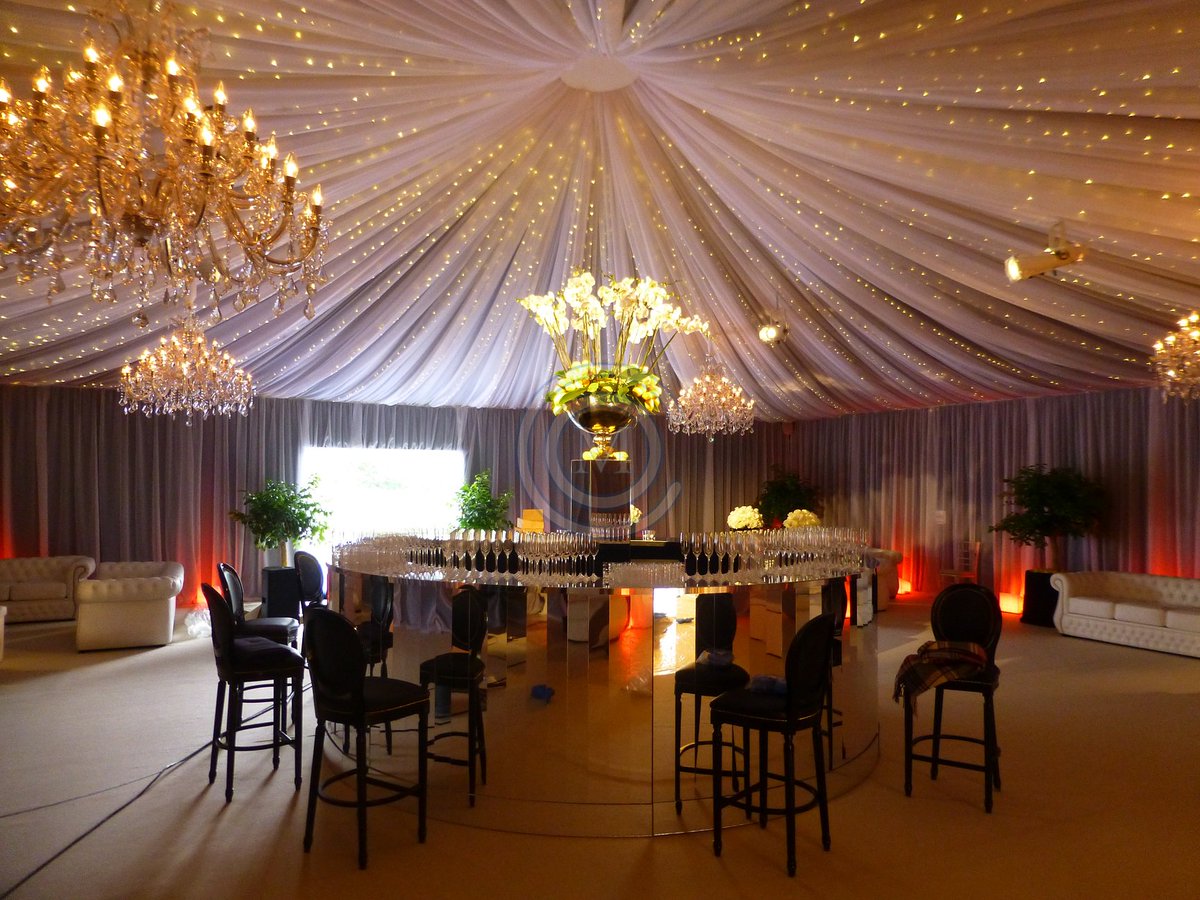 CoveredOccasion's tweet photo. BARS BARS BARS! There are myriad options out there - we will supply the right one for your party design #eventplanner #marqueedesign #weddingmarquee #eventprofs #eventbar https://t.co/CskGP6cJuR