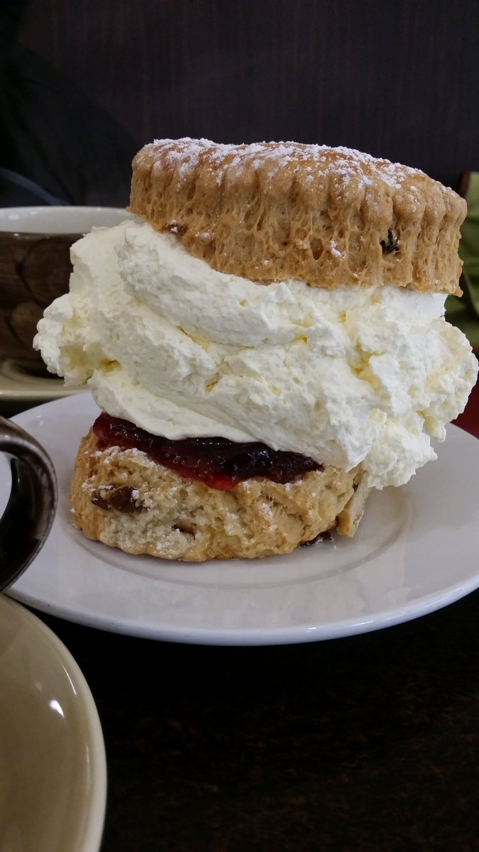 brownbowlerhat's tweet photo. A little cream with my scone... https://t.co/POIiIDyuxl