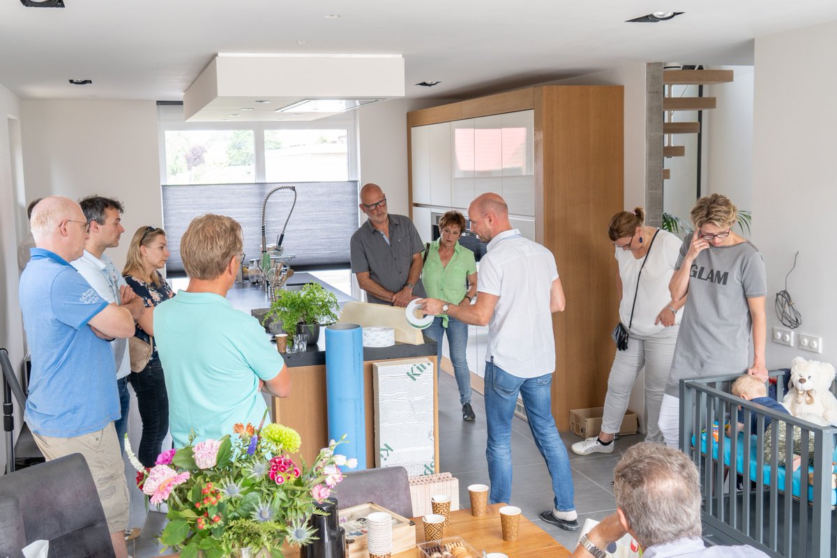 Een aantal woningen van de <a href="/NDHroute/">Nationale Duurzame Huizen Route</a> zijn te bezoeken in het voorjaar. 
Wil je meer weten over isolatie, aardgasvrij wonen of de werking van een warmtepomp? Neem een kijkje op duurzamehuizenroute.nl/thematours en meld je aan of geef je interesses door! #thematours #duurzaam #wonen #bouwen