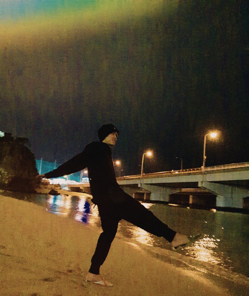 TheBoyzFrance's tweet photo. 27.02.19 | #Jacob - PHOTO
Jolie Okinawa ~~~ aime la nuit fraîche !
#jaimeca
#3outof4havefishsandals #devinequi
Cr > @WE_THE_BOYZ
Fr > L'A | The Boyz - France https://t.co/lTPdgc8SoJ