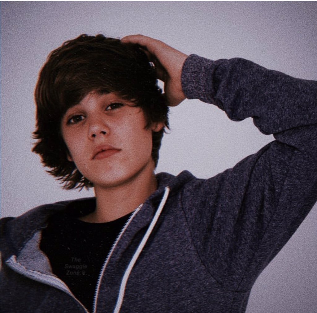 milliettweets's tweet photo. This little muffin turns 25 tomorrow😭😭 #JB25 #HappyBirthdayJustinBieber 
@justinbieber https://t.co/ce6TEghr0F