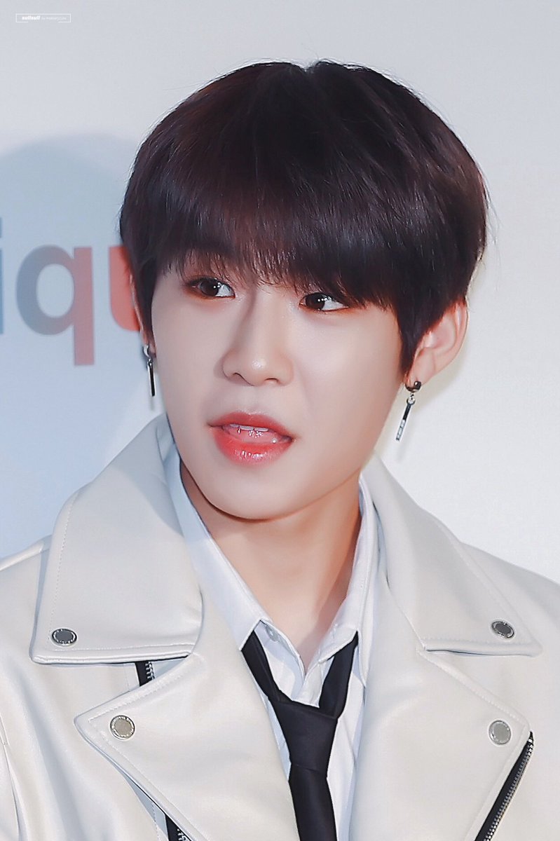 sulisuli_1102's tweet photo. 190226  얼굴도 예쁘고 머��도 예쁜데 
#박우진  #보고싶다박우진 https://t.co/y8WriCtBbH